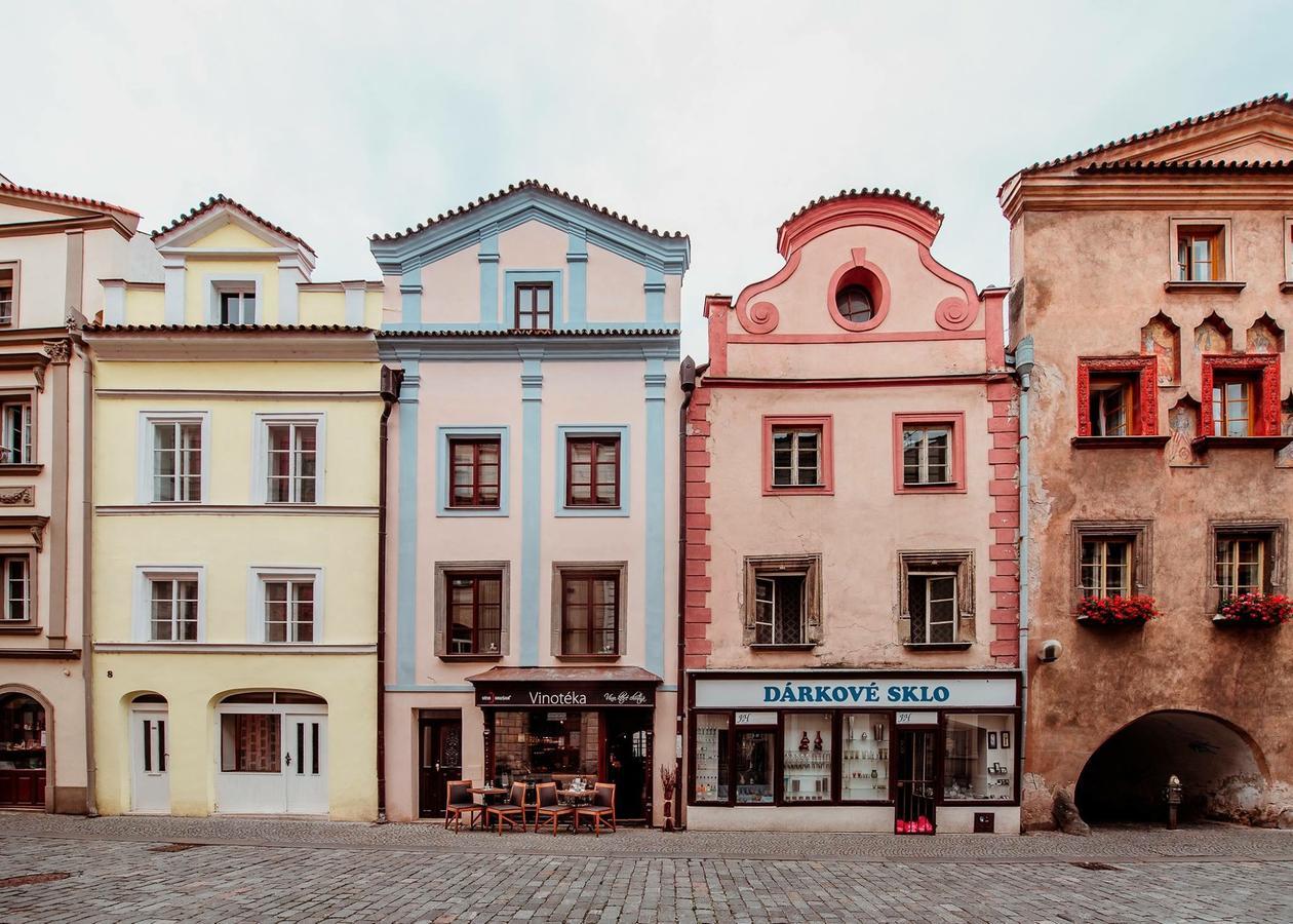 Penzion Vino Hruska Pardubice Exterior photo